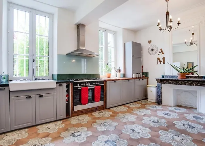 Le Manoir D'amiel A Secret 16 Bedroom Garden Oasis For Groups Up To 30 Vila *